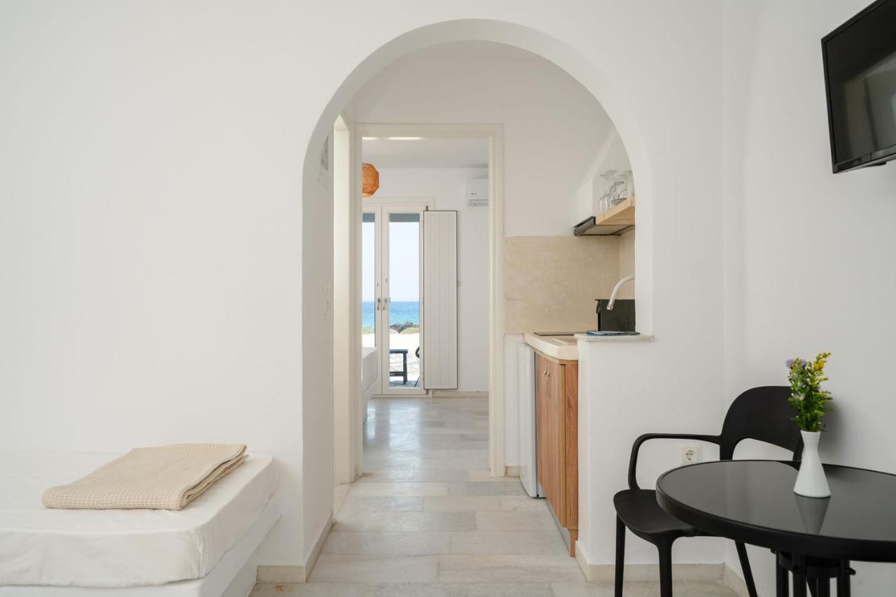 Celestial Seaview Apartments- Apollon Naxos City 外观 照片